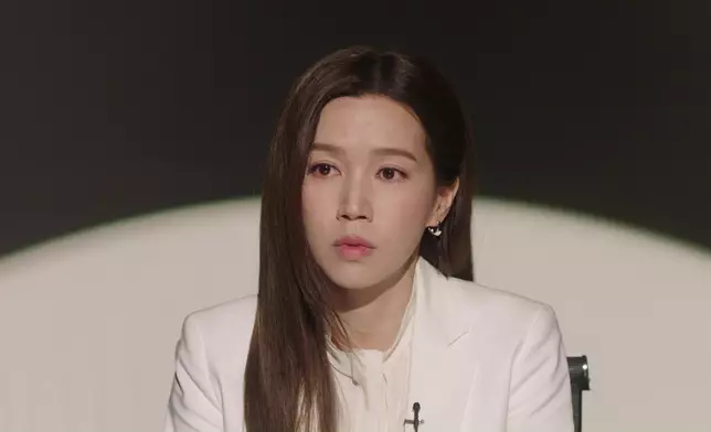 傅嘉莉呢一幕好投入。