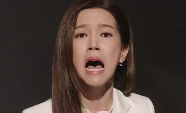 傅嘉莉呢一幕好投入。