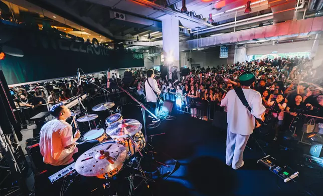 表演嘉賓包括人氣樂隊ROVER、Pandora，唱作女歌手何洛瑤等以及Joey Tang重量級嘉賓。