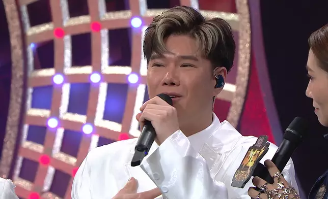 張與辰當面感謝谷婭溦。