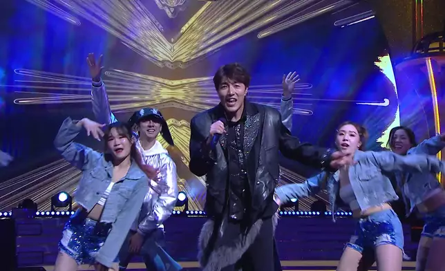 趙浚承表演決勝快歌《找自己》。
