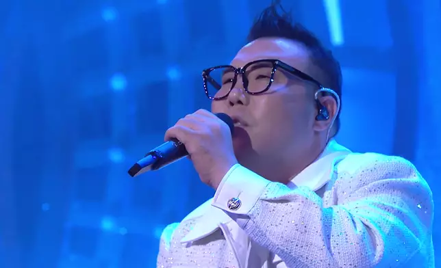 劉洋獻唱陳奕迅《浮誇》大飆高音。