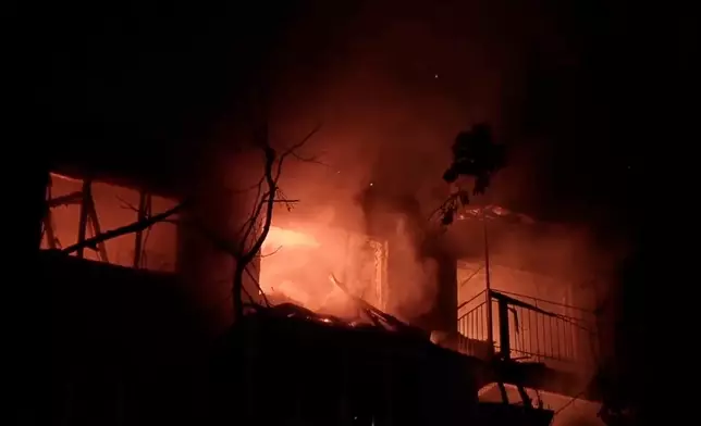 有住宅單位起火。Volodymyr ZelenskyyX圖片