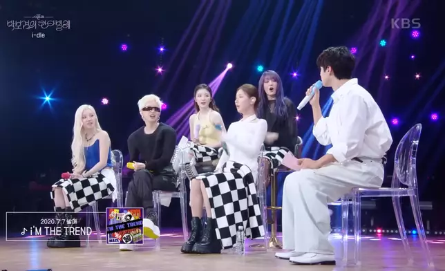 成員們聽到朴寶劍喜歡她們的歌曲都大受感動。 節目影片截圖