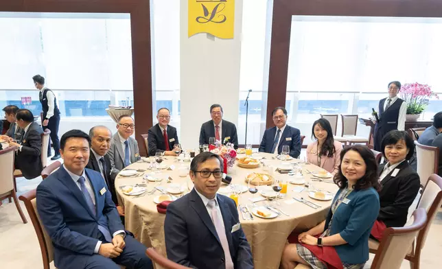 梁君彥與多位立法會議員接待東盟10國駐港領事。梁君彥FB圖片