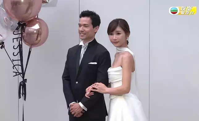 昨日在香港補擺婚宴。