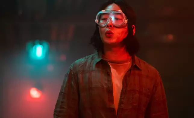 安宰弘飾演編劇志願生智成。