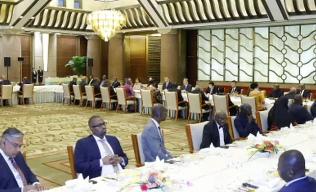 王毅在北京集體會見非洲國家駐華使節，共同慶祝「非洲日。外交部圖片