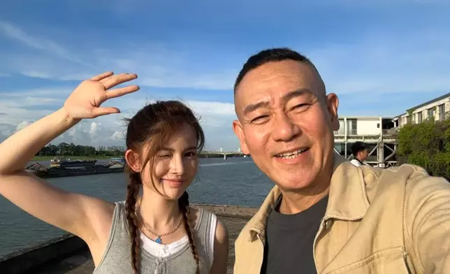 影足10張仲包埋揸機