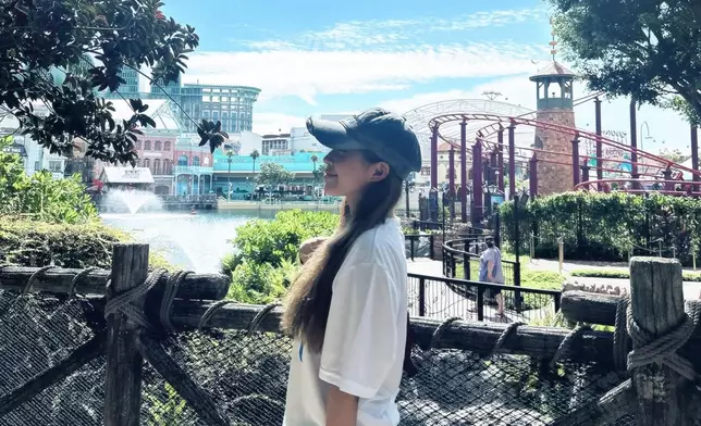 雖未刻意打扮卻自然散發星二代氣場