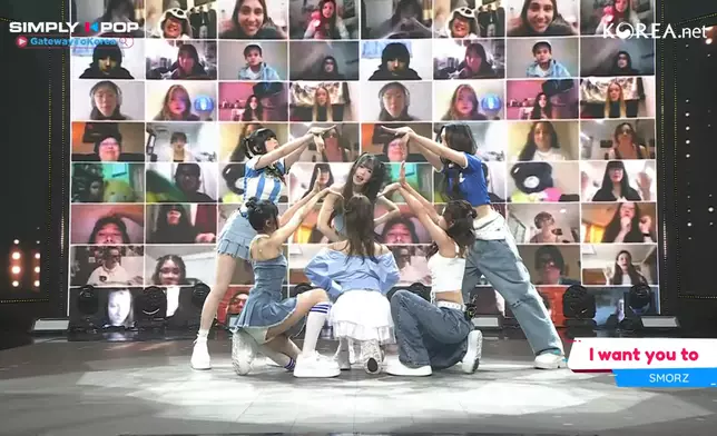 SMORZ日前登上韓國音樂節目《Simply K-POP》。 影片截圖