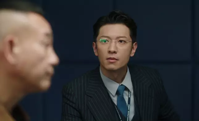 為咗拍審問場口拍好啲，高鈞賢事前專訪看了《Lord of War》參考。