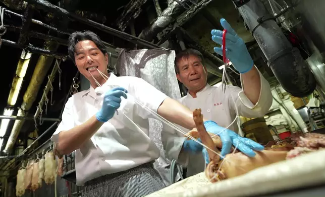 蕭正楠針黹功力還十分強。