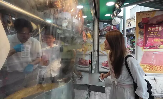 街坊都比蕭正楠氹得好開心。