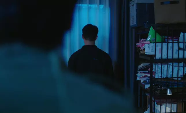 呢幕返極都返唔到屋企、徘徊喺大門嘅場口，拍攝手法＋配樂再加張振朗嘅到位演技，成功塑造出恐怖感十足的緊張氣氛。