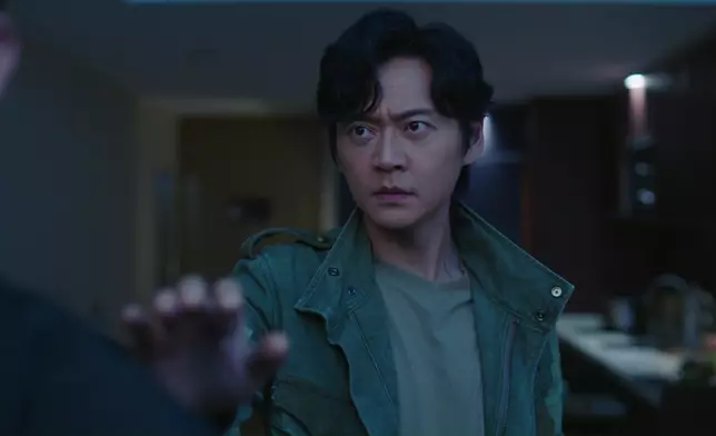 呢幕返極都返唔到屋企、徘徊喺大門嘅場口，拍攝手法＋配樂再加張振朗嘅到位演技，成功塑造出恐怖感十足的緊張氣氛。