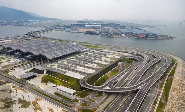 熊健稱香港法律體系健全、地理優勢明顯，始終保持國際金融、貿易及物流中心的核心競爭力。運輸及物流局圖片