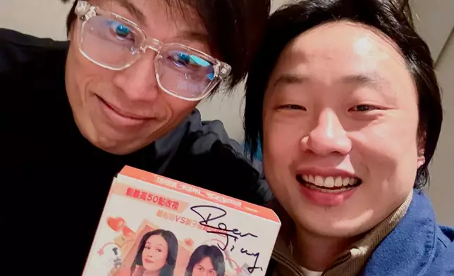 早前回港成功與偶像黃子華見面。