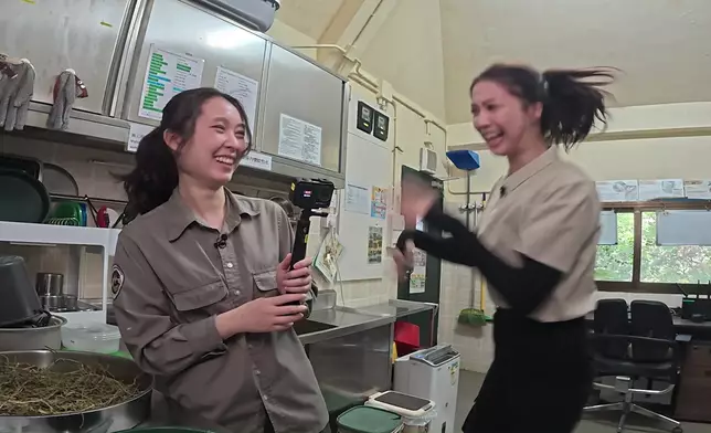 呢個Hera畀蟲蟲嚇到彈起連環圖真係勁搞笑，重點係Melody嘅表情。