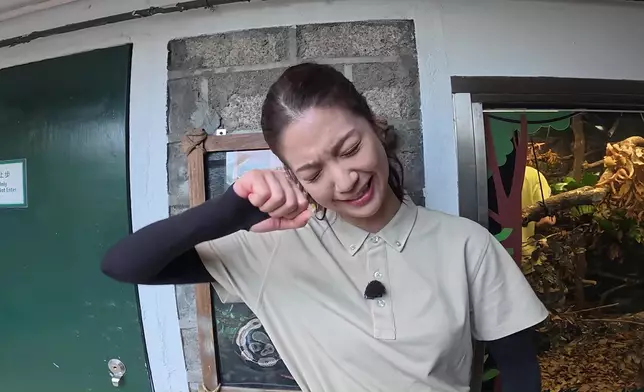 佢啲驚驚樣勁爆笑。