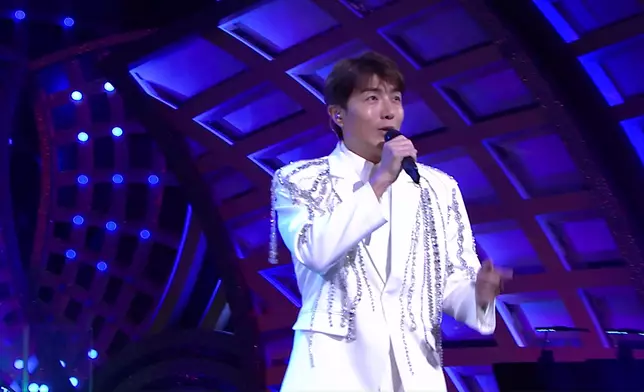 趙浚承《傻癡癡》，仲要黎明上身講其經典金句。