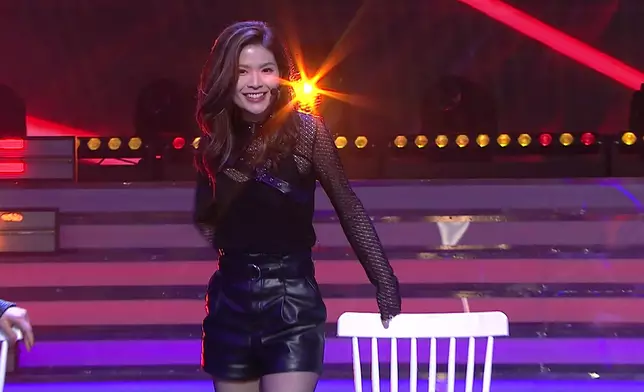 索爆跳性感椅子舞