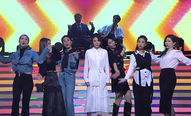 白隊紅隊合演舞台劇