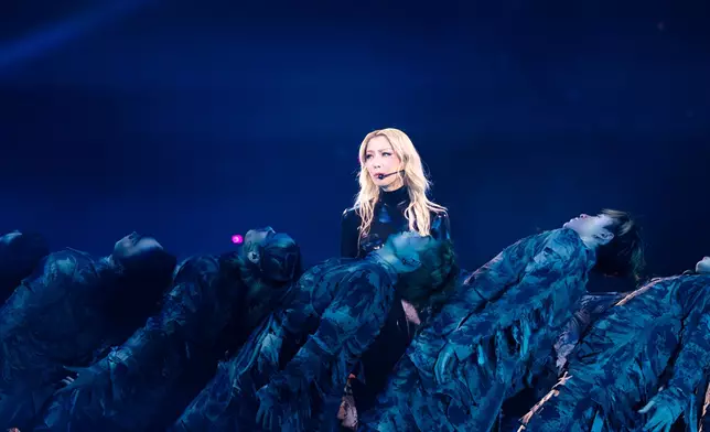 天后鄭秀文（Sammi)昨晚在澳門威尼斯人金光綜藝館，舉行第七場「You &amp; Mi鄭秀文澳門演唱會2025」