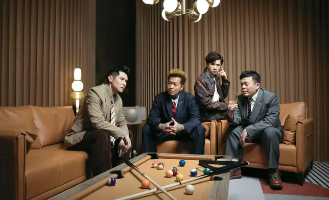 踩過界為網上平台ChillGOOD主持新節目《巴打圍爐The Bros Club》，與火火、梁釗峰和KB拍住上。