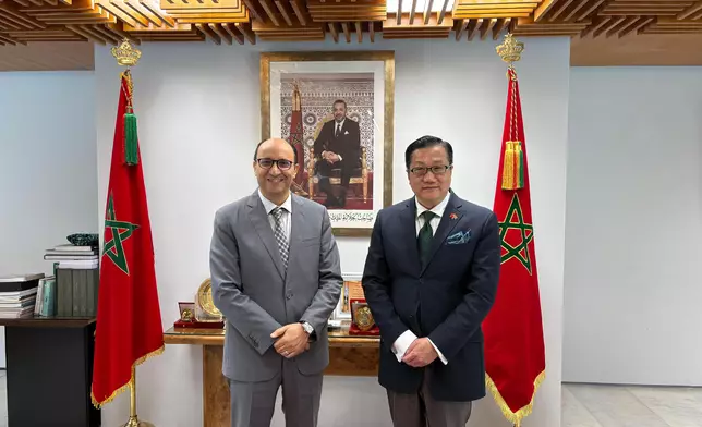 申訴專員陳積志（右）與摩洛哥王國調解專員Hassan Tariq（左）會晤。 政府新聞處圖片