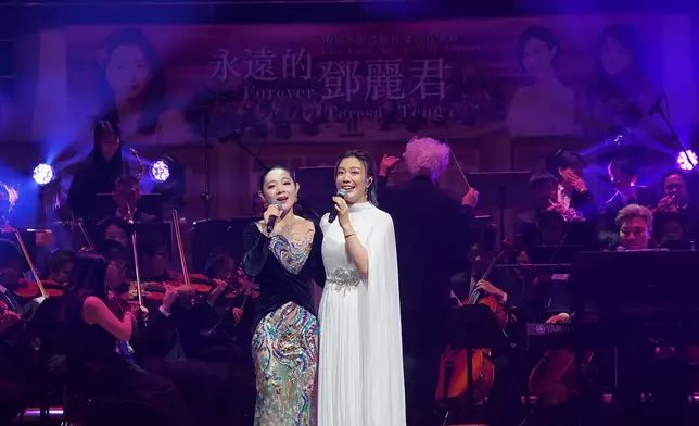 《中年好聲音》龍婷聯同來自北京、中國原創音樂劇《愛上鄧麗君》的女主角王静