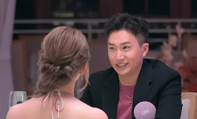 GM好認真咁剖白自己不懂拍拖，值得留意係佢認真又猶豫嘅眼神。