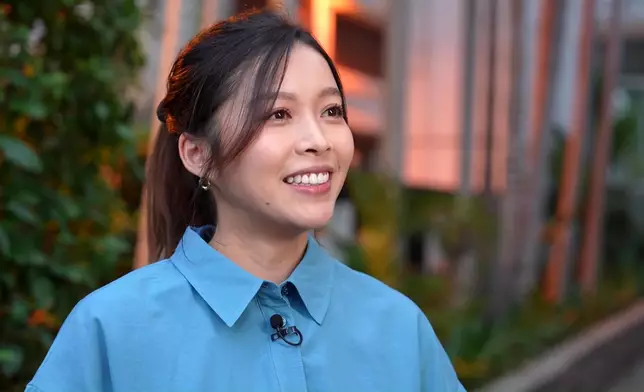清晨六點，Winki跟魚檔老闆菁姐前往魚市場學習如何挑選新鮮海鮮
