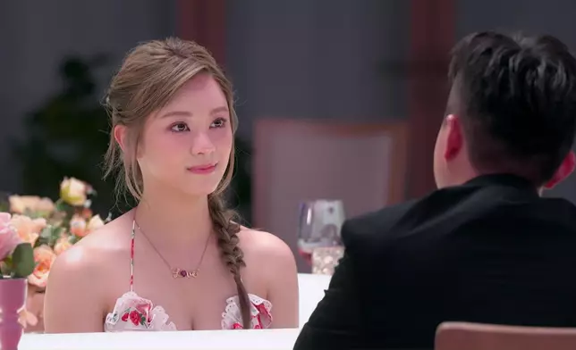 葉蒨文聽到有少少眼泛淚光，不過佢都一樣有啲猶豫。