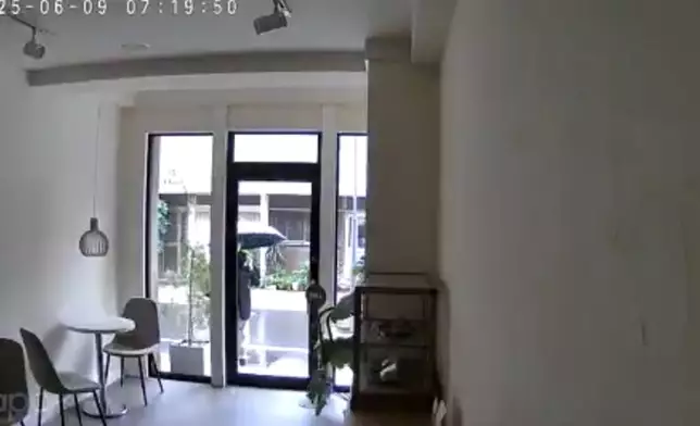 睇監控驚見可疑老婦。影片截圖