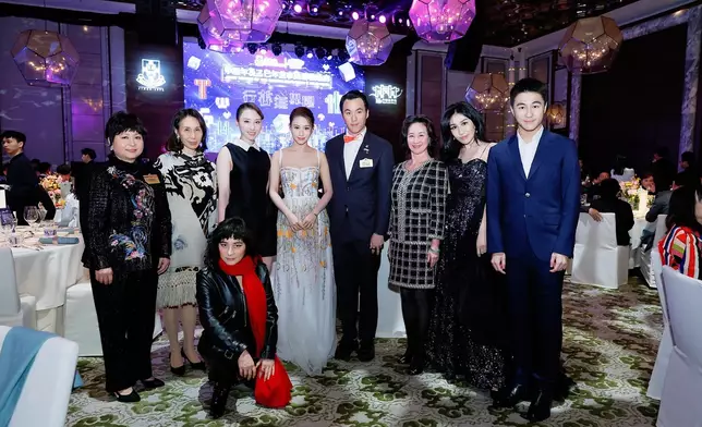 早前各房齊聚出席保良局晚宴。