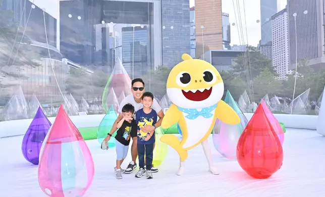 岑麗香丈夫Joshua與兒子