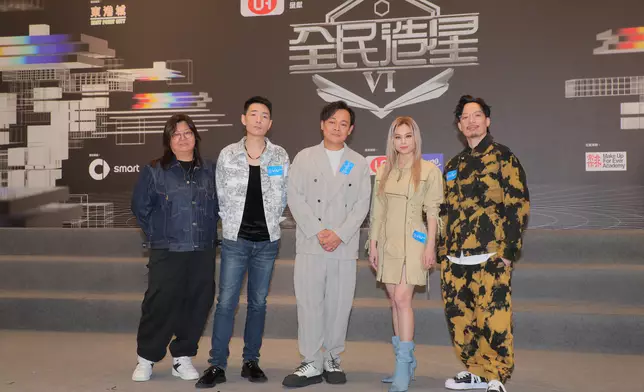 節目總顧問花姐、音樂顧問徐浩、導師李幸倪 Gin Lee、導師梁祖堯和節目主持強尼