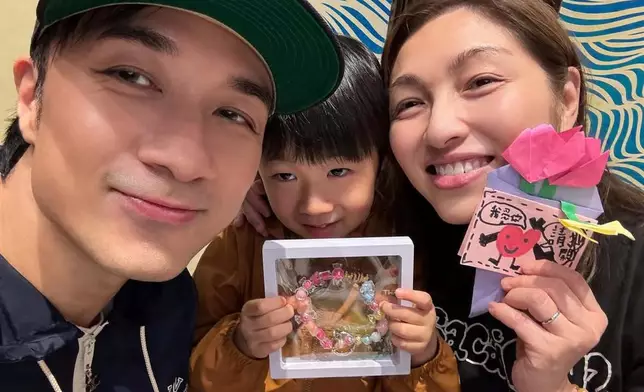 古巨基與太太Lorraine及兒子Kuson