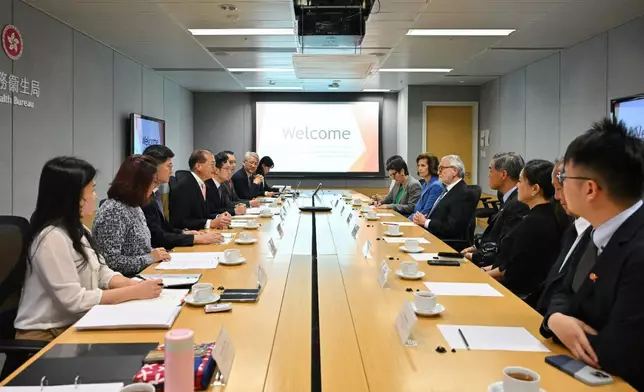 盧寵茂與洪都拉斯大使。醫務衞生局FB圖片