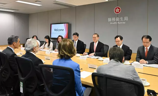 盧寵茂與洪都拉斯大使。醫務衞生局FB圖片