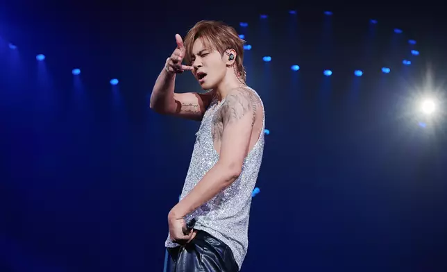 獻唱多首經典動感舞曲。