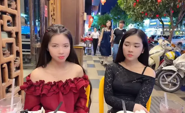 混血肥仔與丁丁遊越南被捕獲