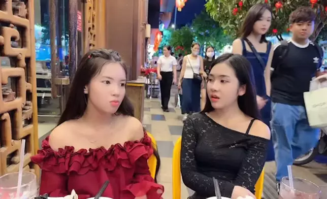 混血肥仔與丁丁遊越南被捕獲