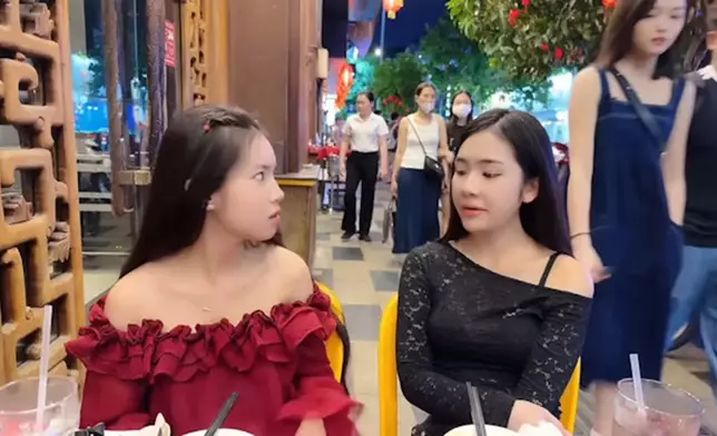 越南YouTuber的影片中見到混血肥仔與丁丁