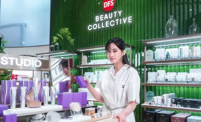 曾任謝霆鋒演唱會結他手一夜爆紅的Dale，日前以特別嘉賓身份拍攝美妝廣告照。