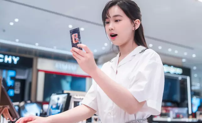 自爆兩物係化妝必備恩物。