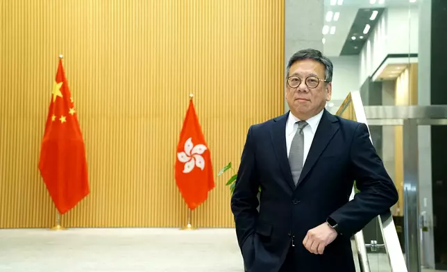 丘應樺形容美國關稅問題對香港來說是一項挑戰以及機遇，積極尋求新的發展方向，譬如拓展東盟國家、中東、東歐、中亞以及拉丁美洲等市場（巴士的報記者攝）