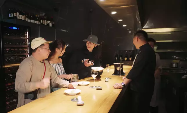 跟知名香檳品牌合作的粵菜餐廳。