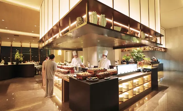 場內同時提供酒店級自助餐。